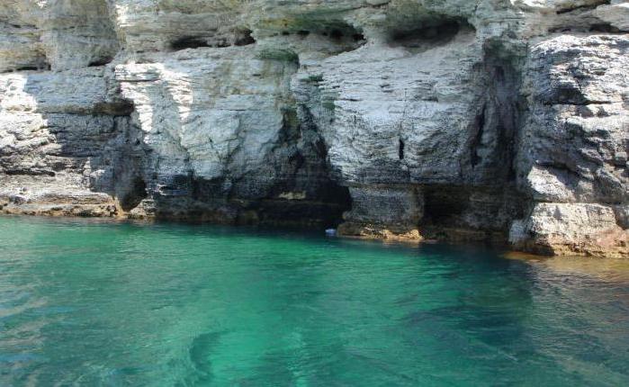 Turquoise Crimea lake how to get by car