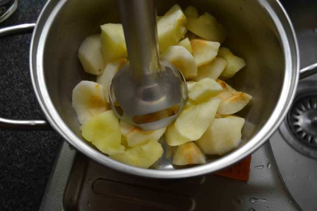 Marshmallow Apples