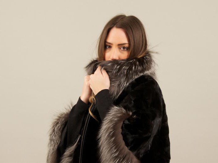 пальто с мехом чернобурки