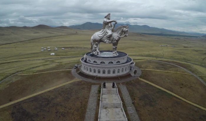 статуя Чингисхана в Монголии