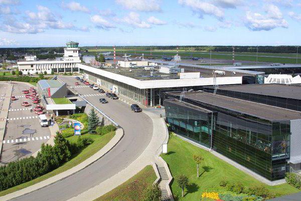 how to get to Riga airport