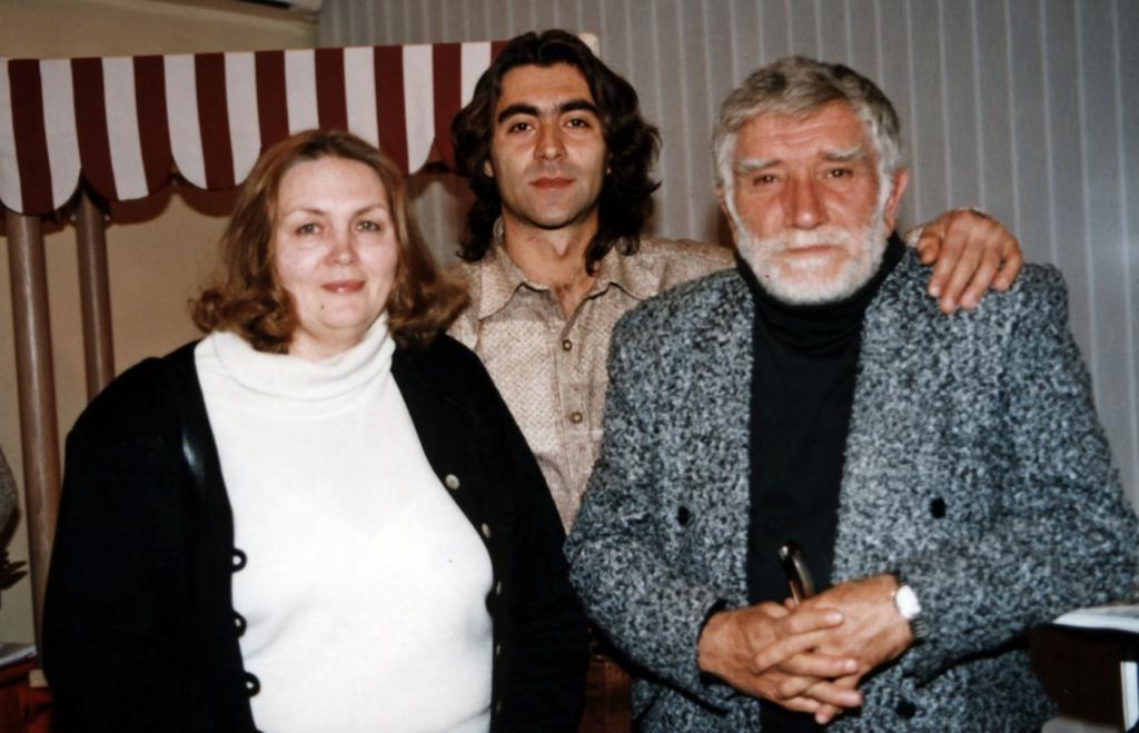 Степан Джигарханян с матерью и отчимом