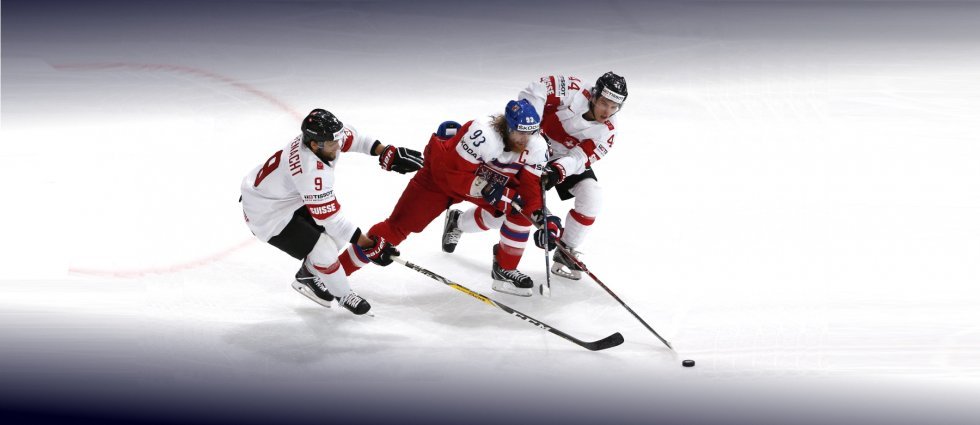 Хоккейная тренировка на льду и земле
