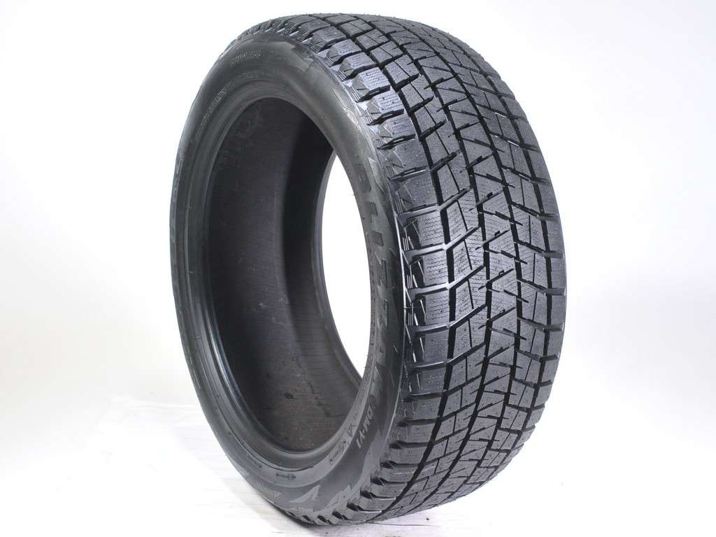 Dm v. Bridgestone Blizzak DM.