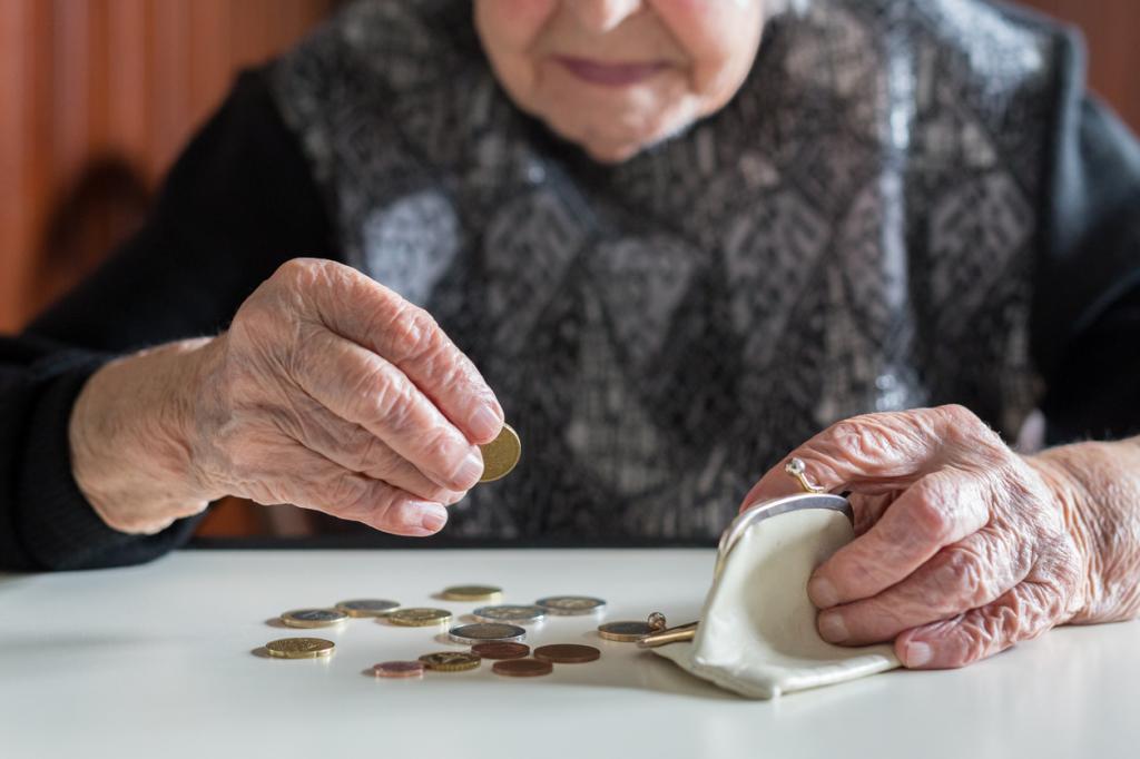 выплаты соцзащиты пенсионерам