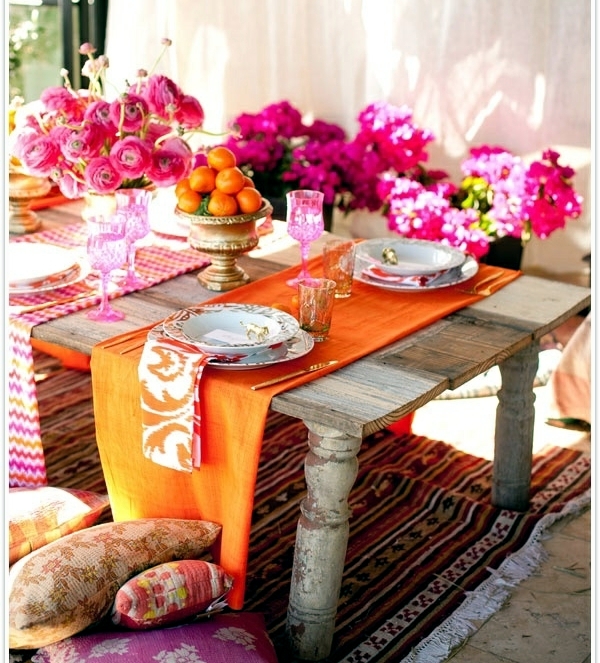 украшение стола живыми цветами