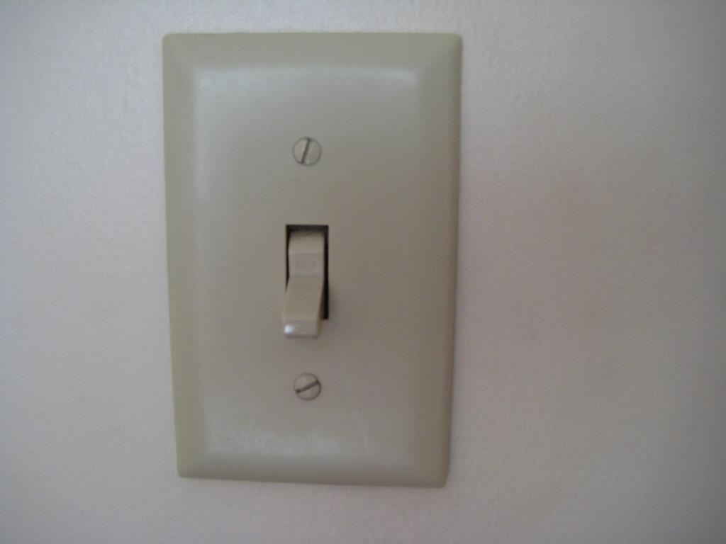 Как сделать два выключателя
