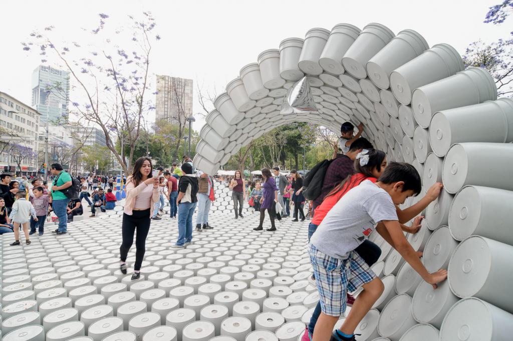 Общественное пространство в Мехико