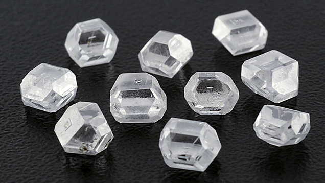 Кристаллы алмаза