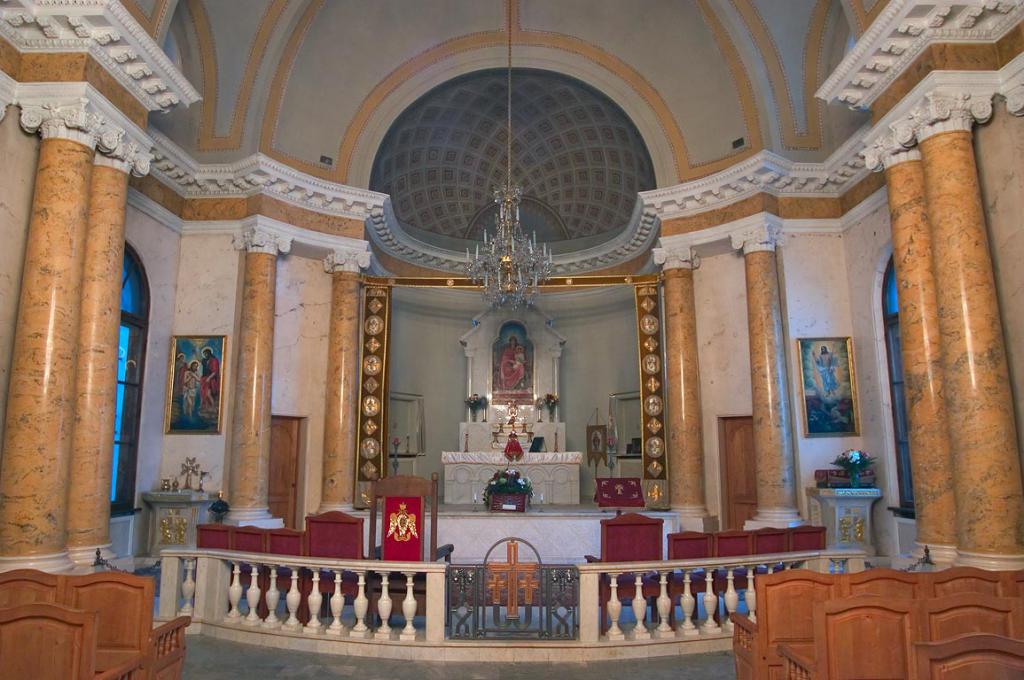 Армянская церковь фото изнутри