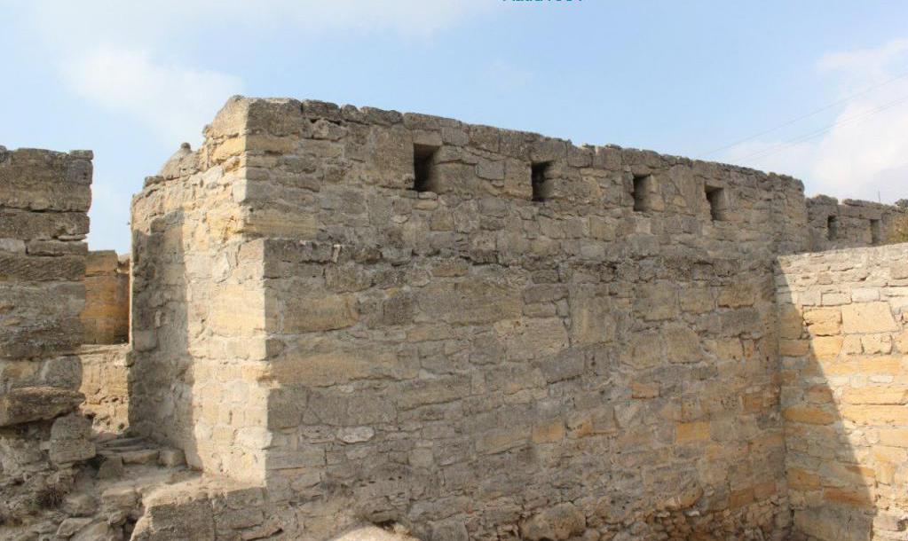Стены крепости Еникале