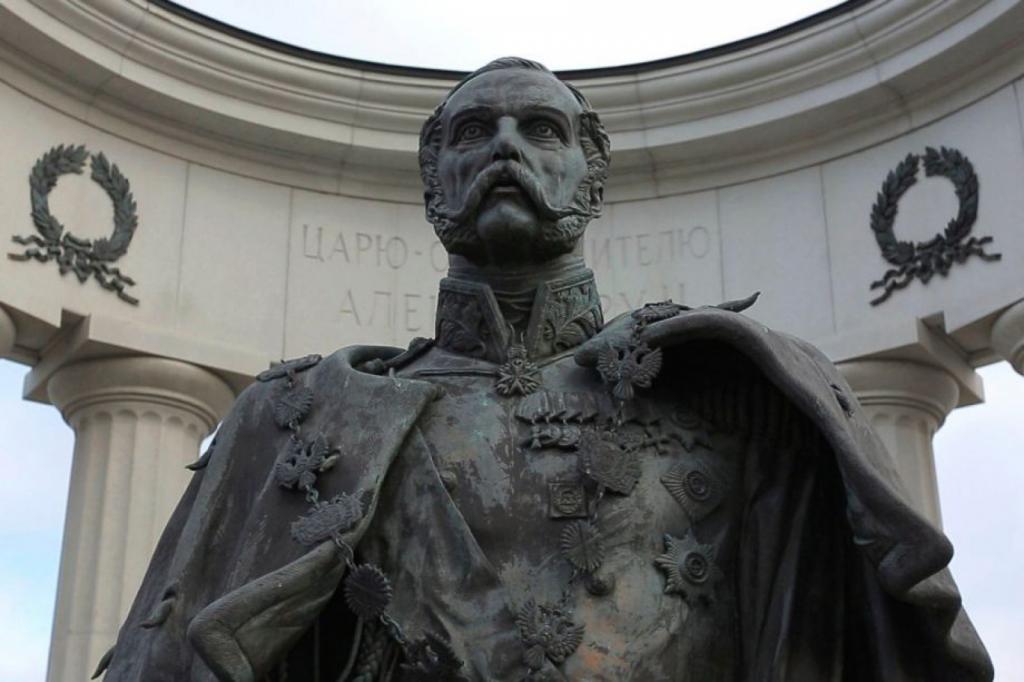 Monument to Alexander 2 in Moscow