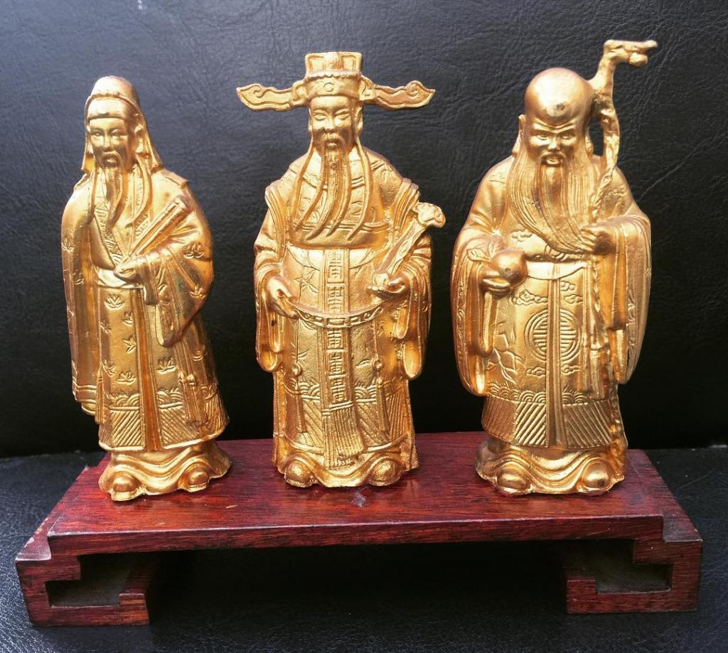 Chinese triad of gods