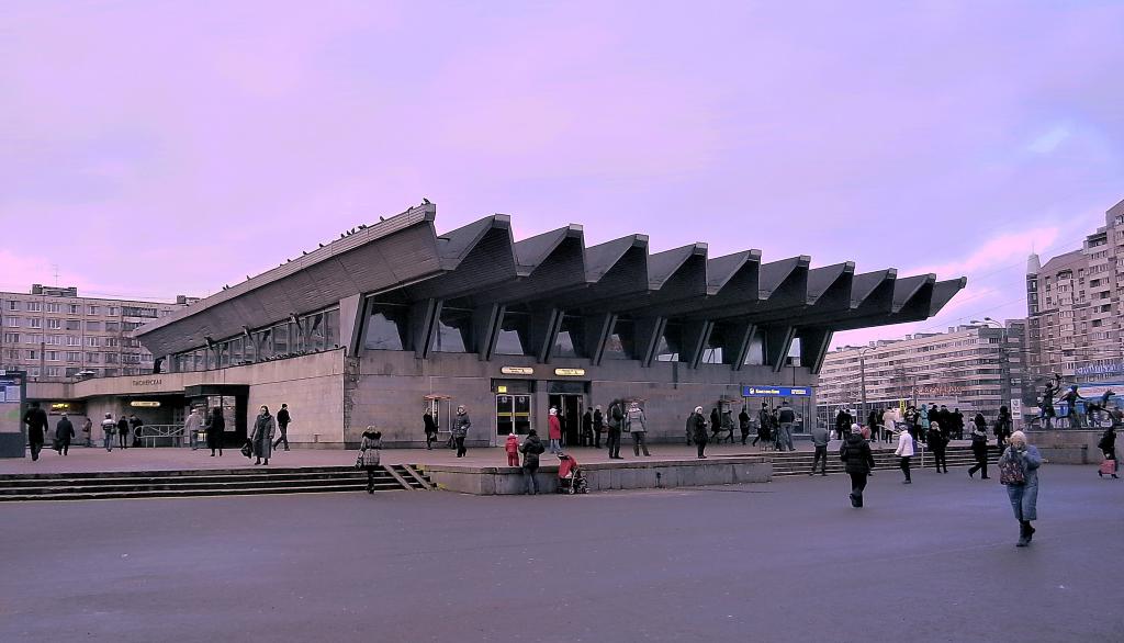 Станция метро пионерская старые