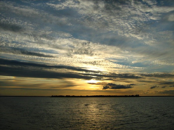 Закат на Рыбинском море