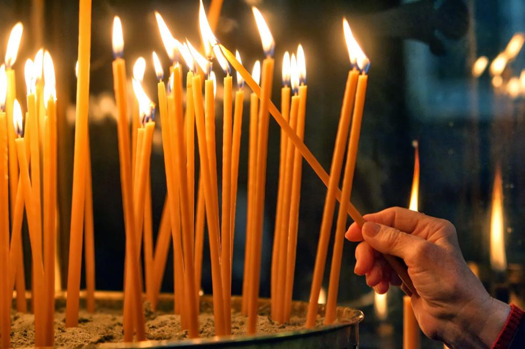 За грешных ставят свечи