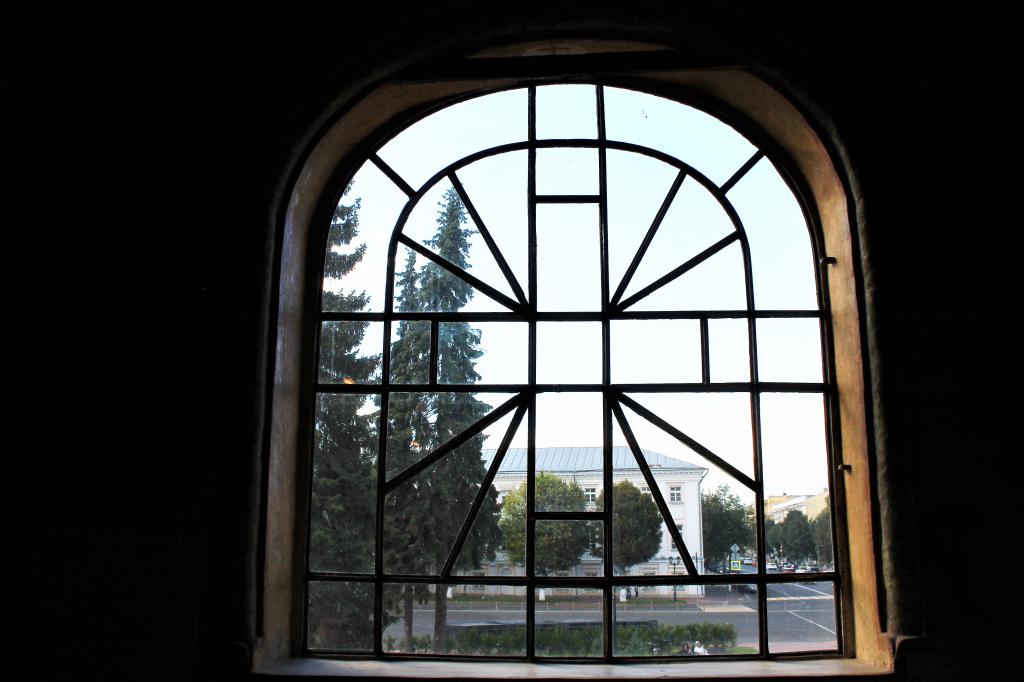 Окно в православном храме