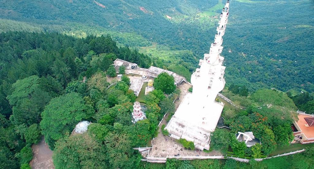 Храм четырех религий на Шри-Ланке
