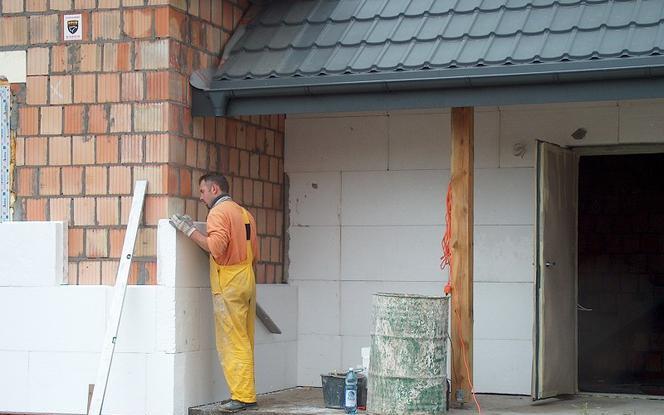 heating of the house from foam blocks outside with mineral wool