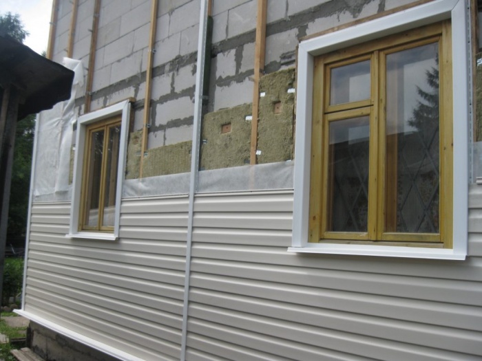 insulation of houses from foam blocks with stone wool outside