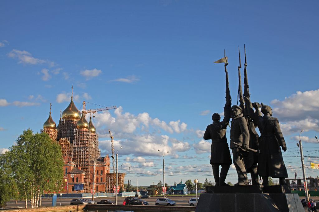 Площадь в Архангельске.