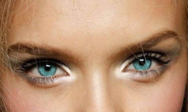 Makeup for blue eyes