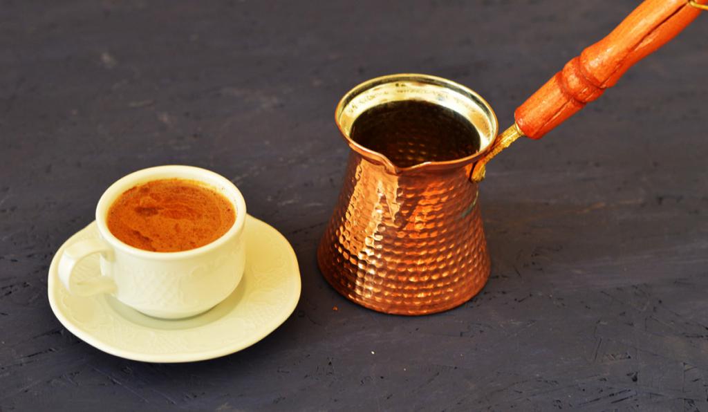 Кофе, сваренный в турке, особенно ароматен