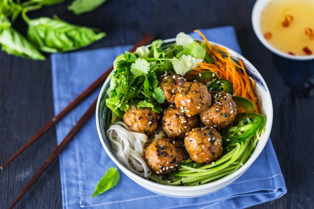 Meatballs with vegetable side dish