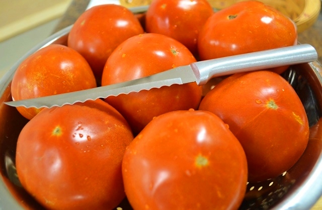 Свежие томаты