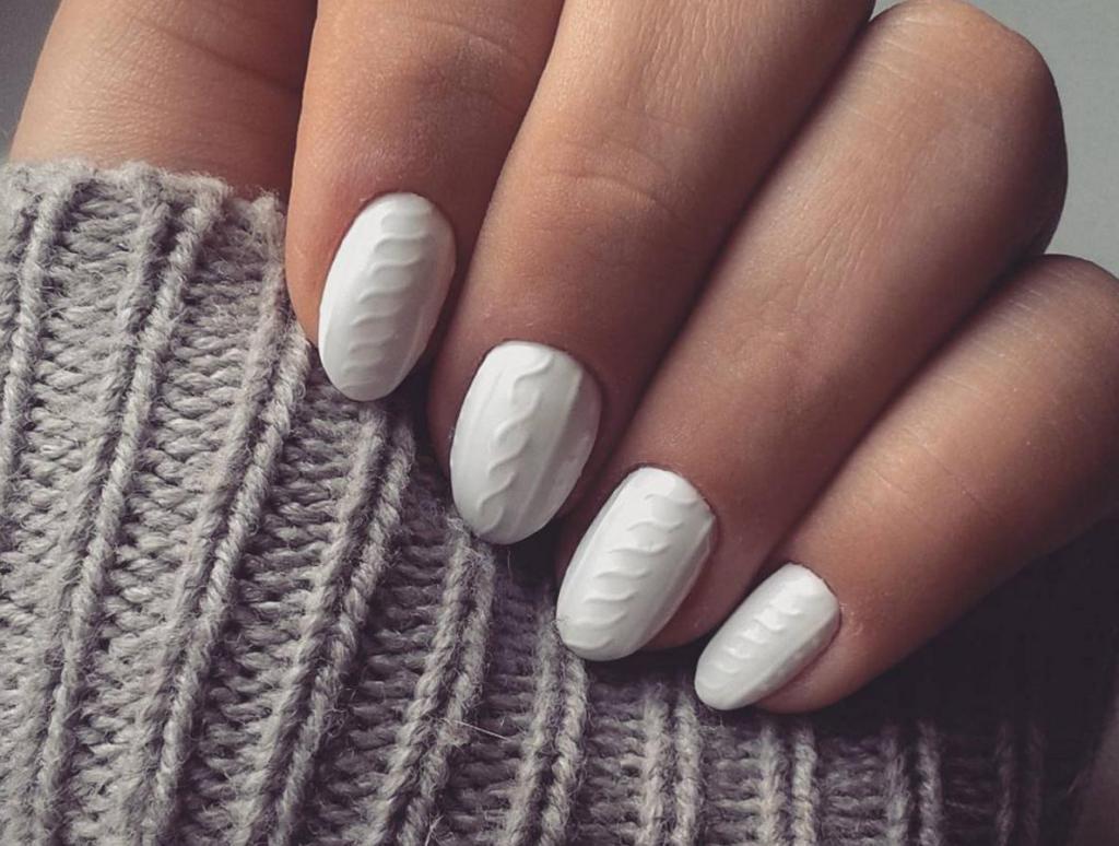 winter manicure