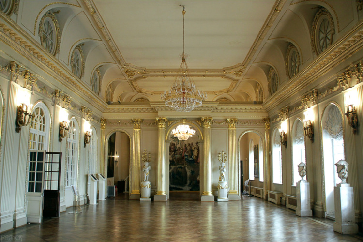 Меншиковский дворец внутри