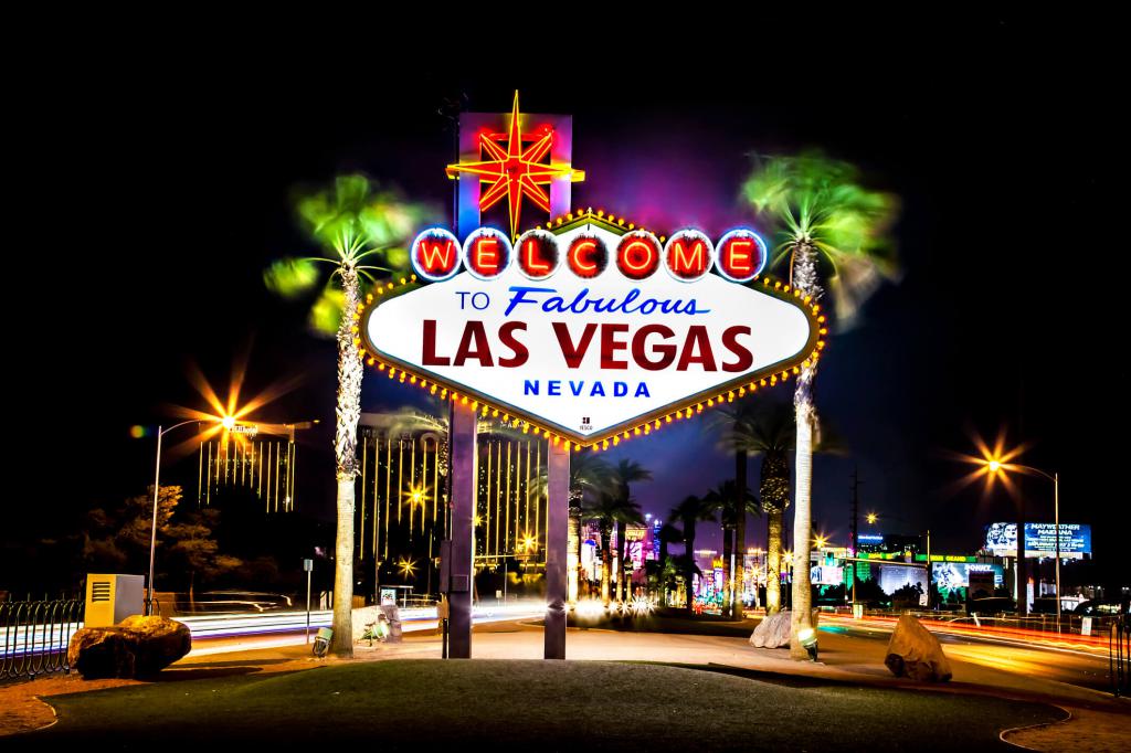 Знаменитый знак "Добро пожаловать в сказочный Лас-Вегас"