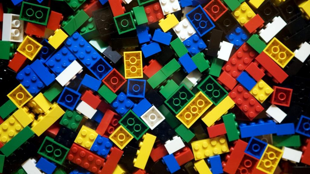 Детали конструктора "Лего"