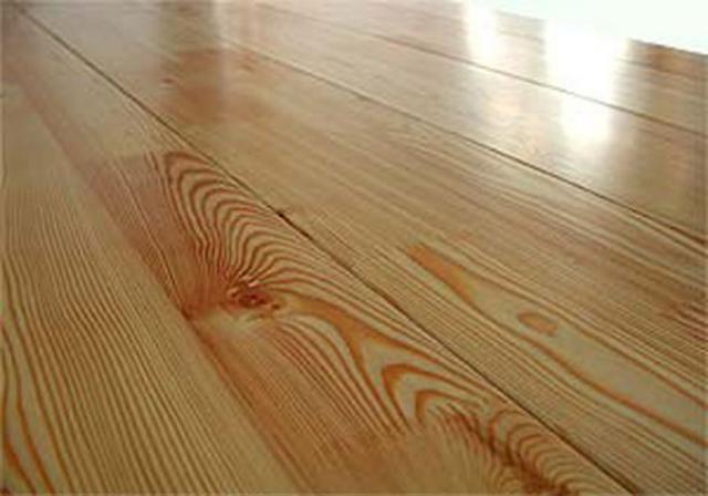 how to cover the wooden floor in the apartment with varnish wax oil