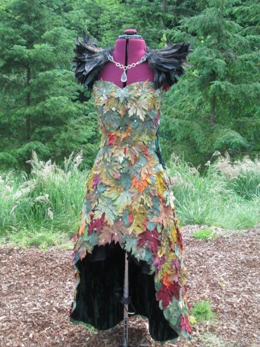 Как сделать платье из отходов. Платье из подручных материалов