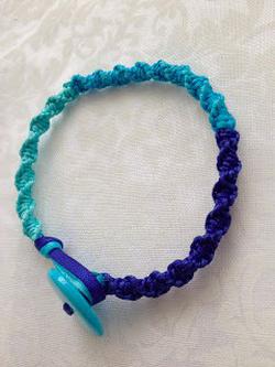 how to make a bracelet from headphones