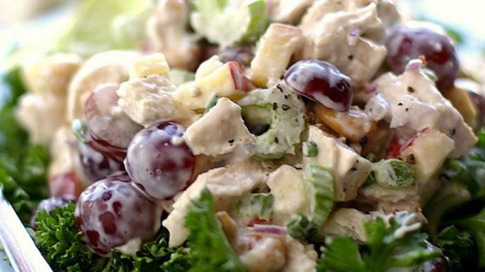 salad with pine nuts and chicken and grapes