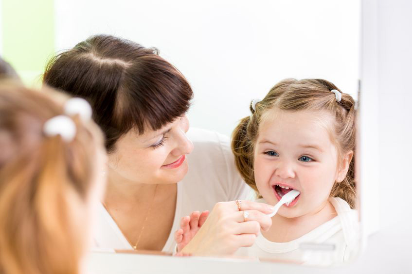 Чистка зубов с раннего возраста