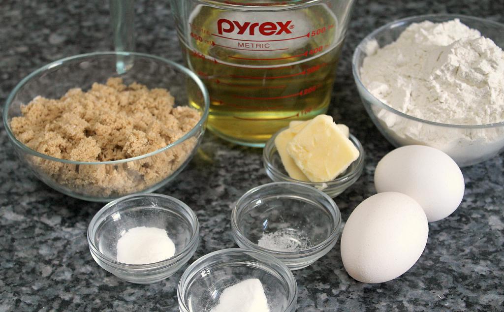 Рецепт мука вода сахар. Мука соль. Мука яйца сахар вода что приготовить. Продукты для приготовления оладий на молоке. Продукты для приготовления оладий на воде.