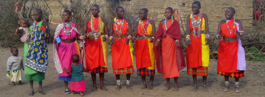 Женщины племени масаи