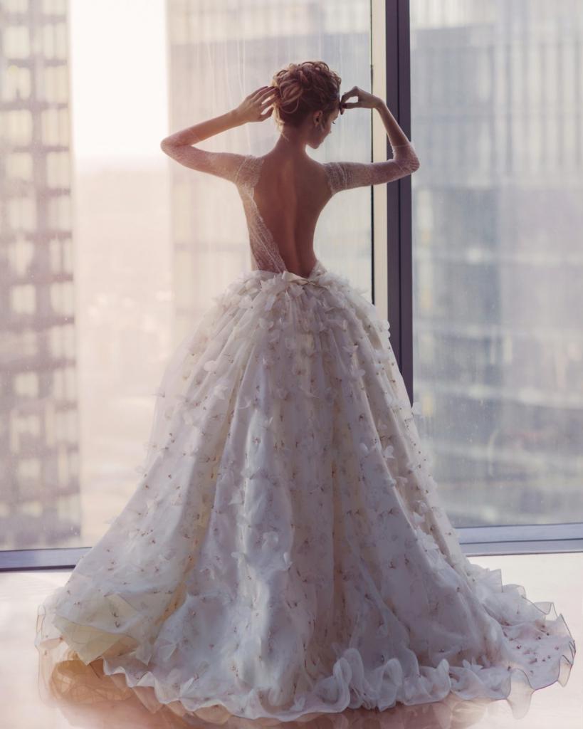 Пышные свадебные платья с открытой спиной