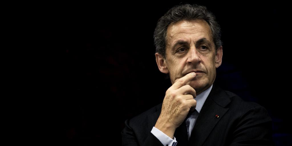 Саркози задумался