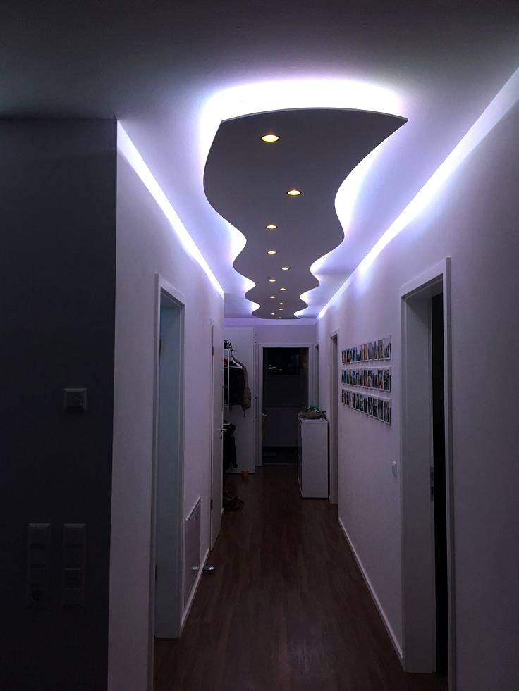Варианты освещения для натяжных потолков в коридоре