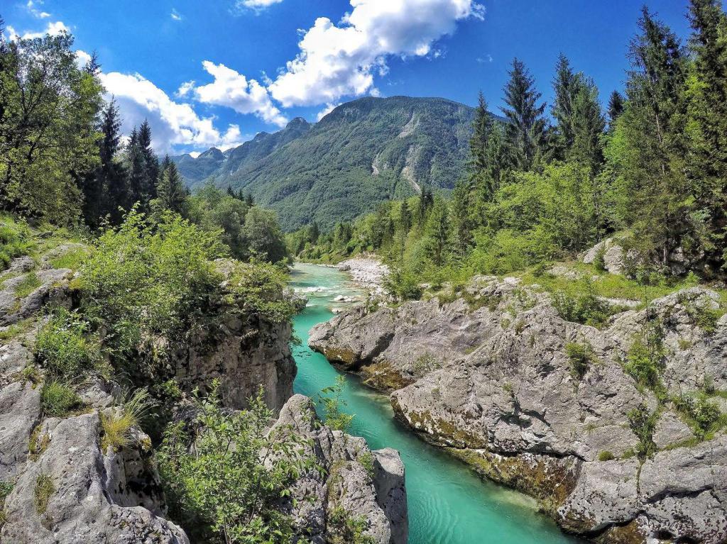 Долина реки Соча в Словении
