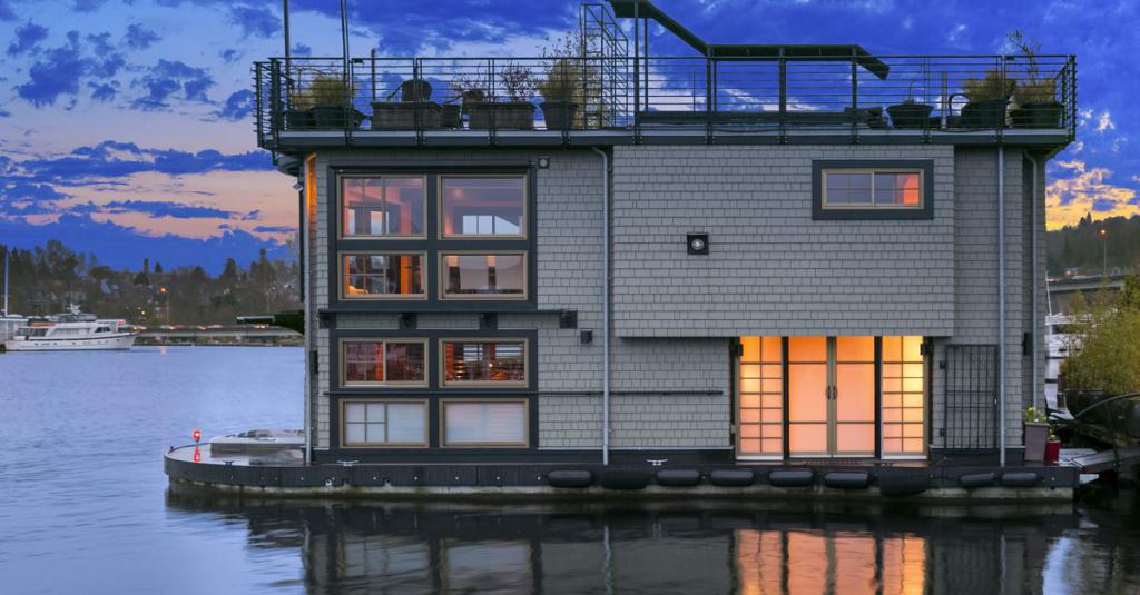 floating house