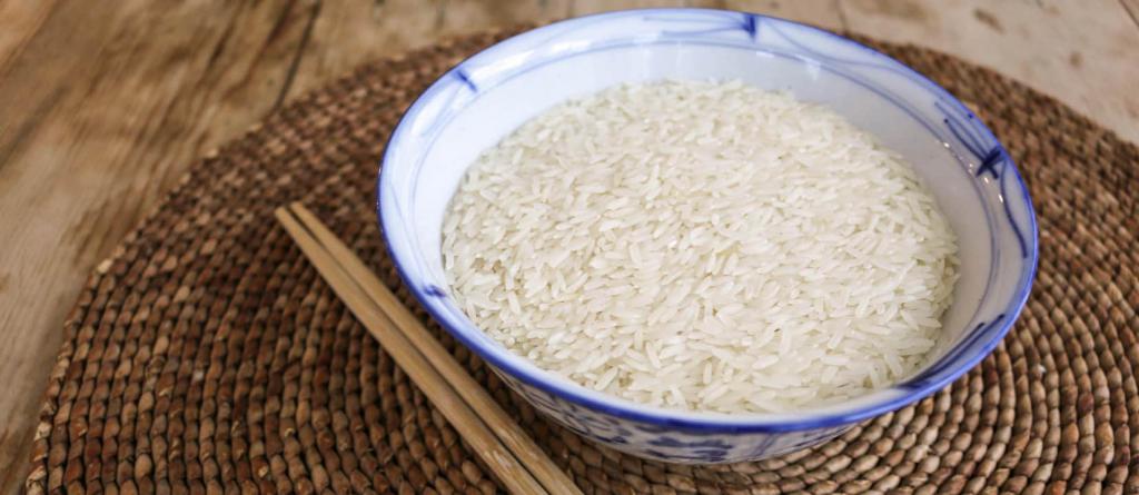 Рис в миске
