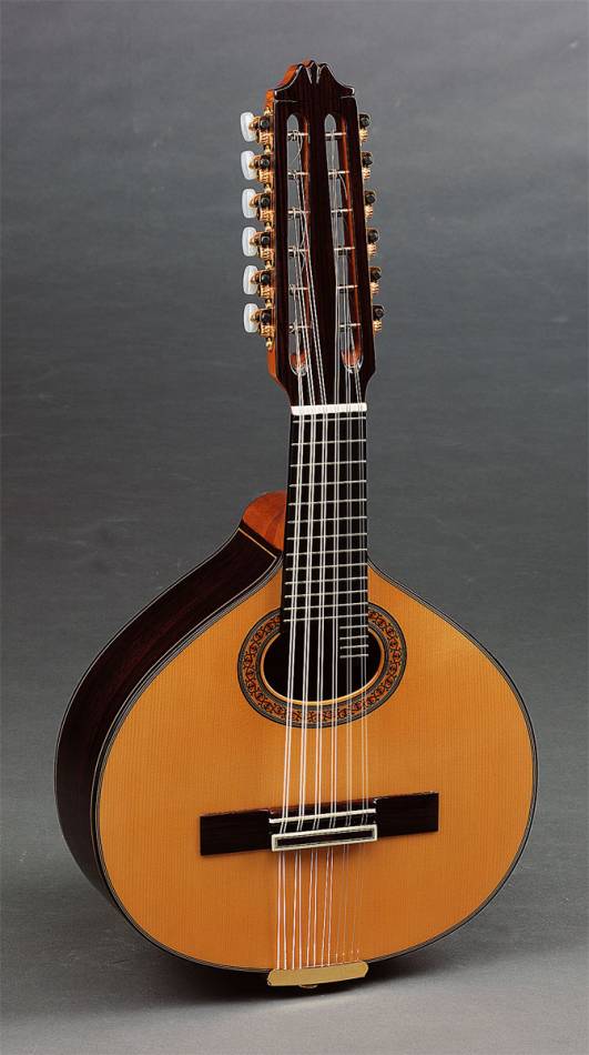 Бандурия - щипковый музыкальный инструмент