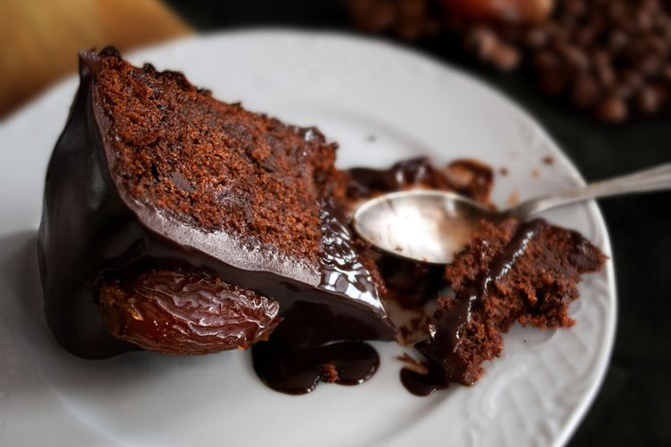 Финиковый торт с шоколадом
