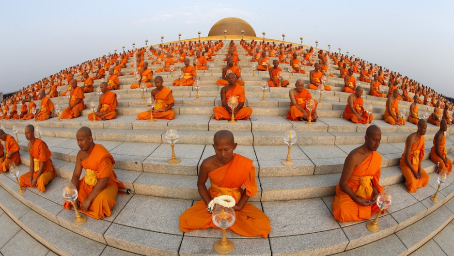 Буддистские монахи в Таиланде