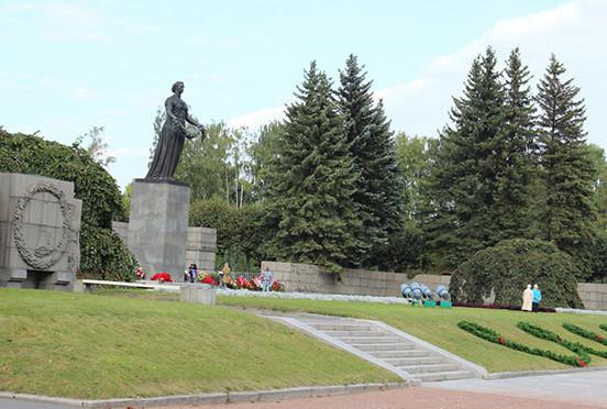 Piskarevsky memorial in St. Petersburg